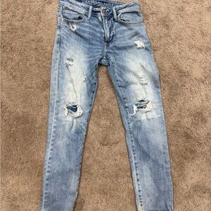 American Eagle Outfitters Light Wash Distressed Slim Jeans 28x28